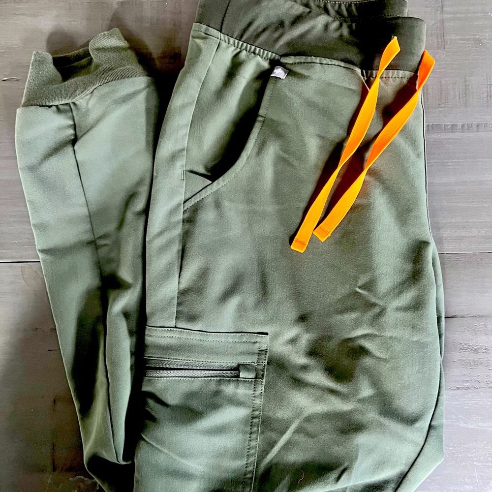 Figs moss small regular joggers